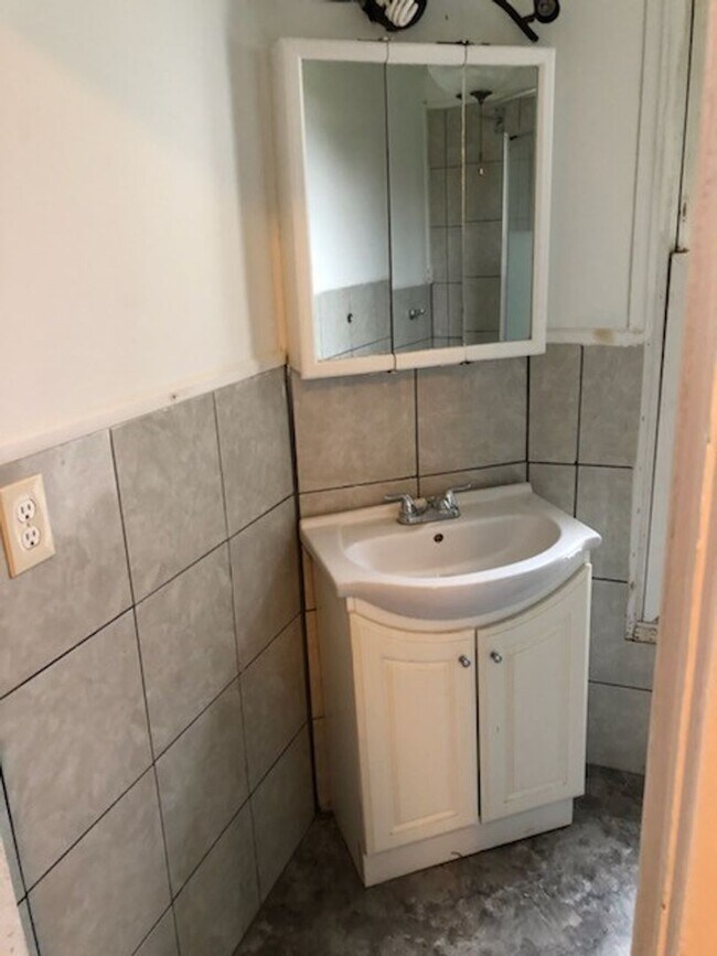 Foto del edificio - House...1 Bedroom 1 Bath