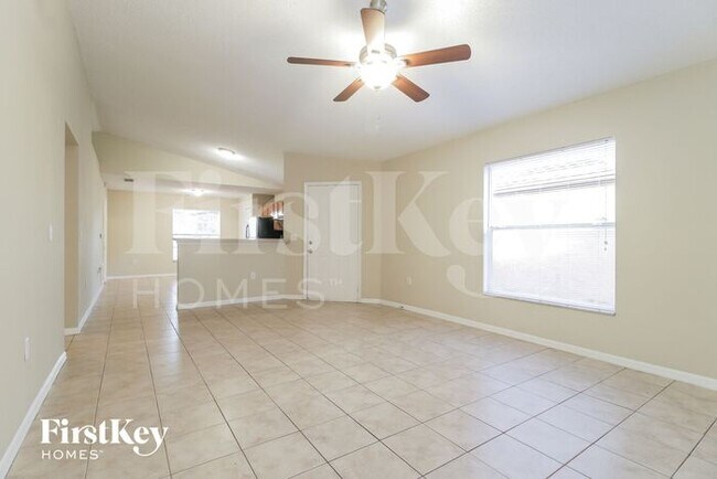 Foto del edificio - 7439 Little Pond Ct