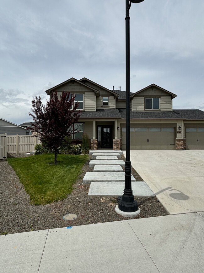 Building Photo - 10752 W Daylily Ave