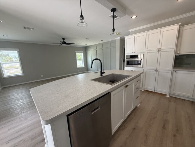 Building Photo - 1659 Voyager Dr