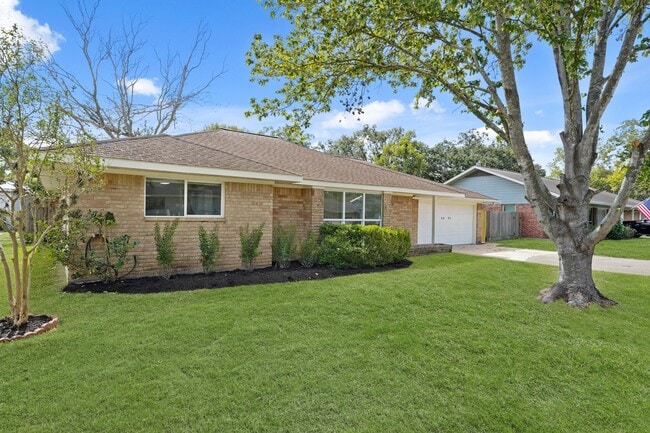 Building Photo - 5451 Redstart St