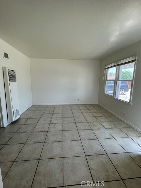 Foto del edificio - 24446 Myers Ave