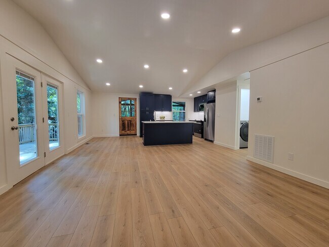 Building Photo - 66 Lundy Ln