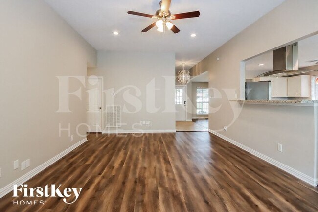 Building Photo - 18811 Singing Woods Dr
