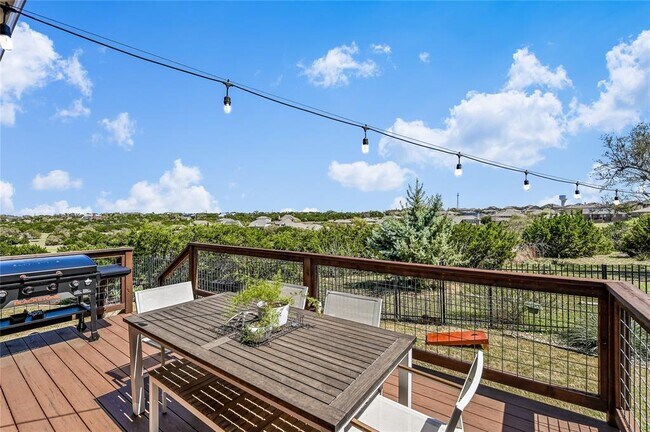 Foto del edificio - 696 Ledge Stone Dr