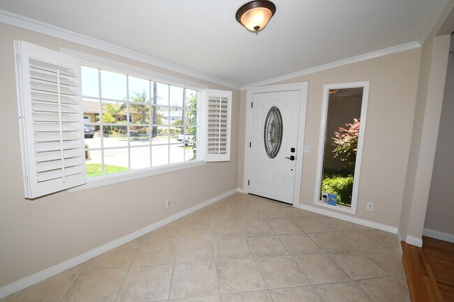 Building Photo - 4815 Mayor Dr
