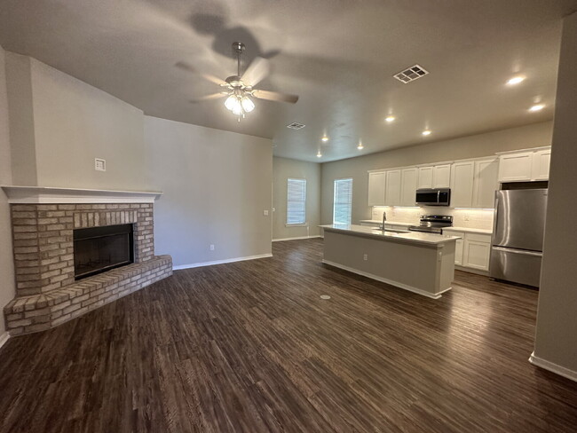 Foto del edificio - 3 Bed 2 Bath in Upland Crossing!