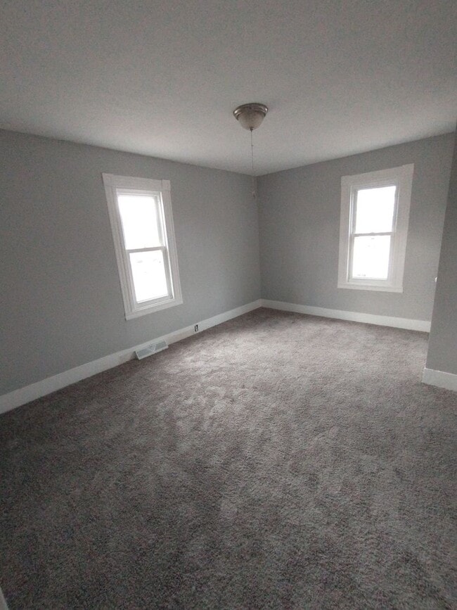 Foto del edificio - 68 Lyons St