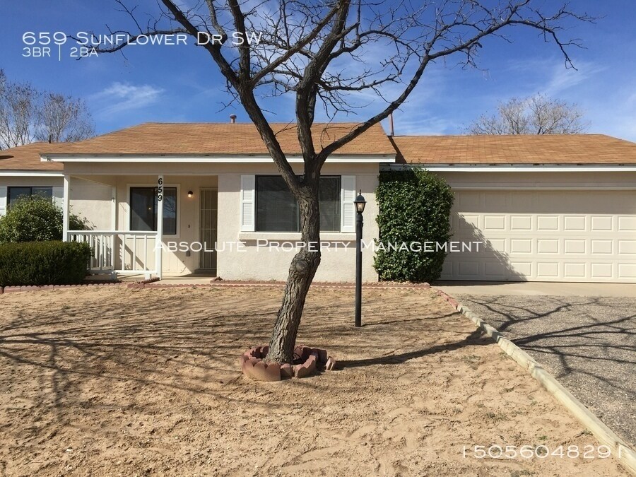 Primary Photo - Cozy Home