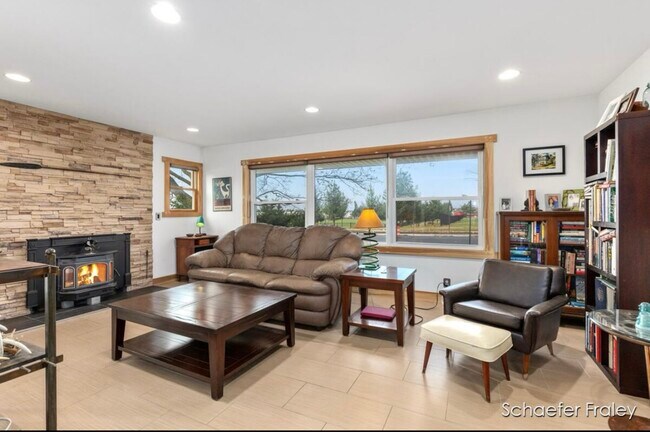 Foto del edificio - 677 Harrison Ave