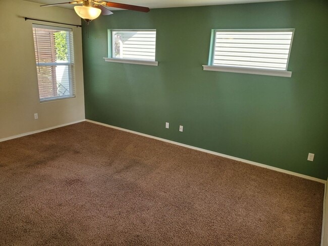 Building Photo - Beautiful 2 Story Home!