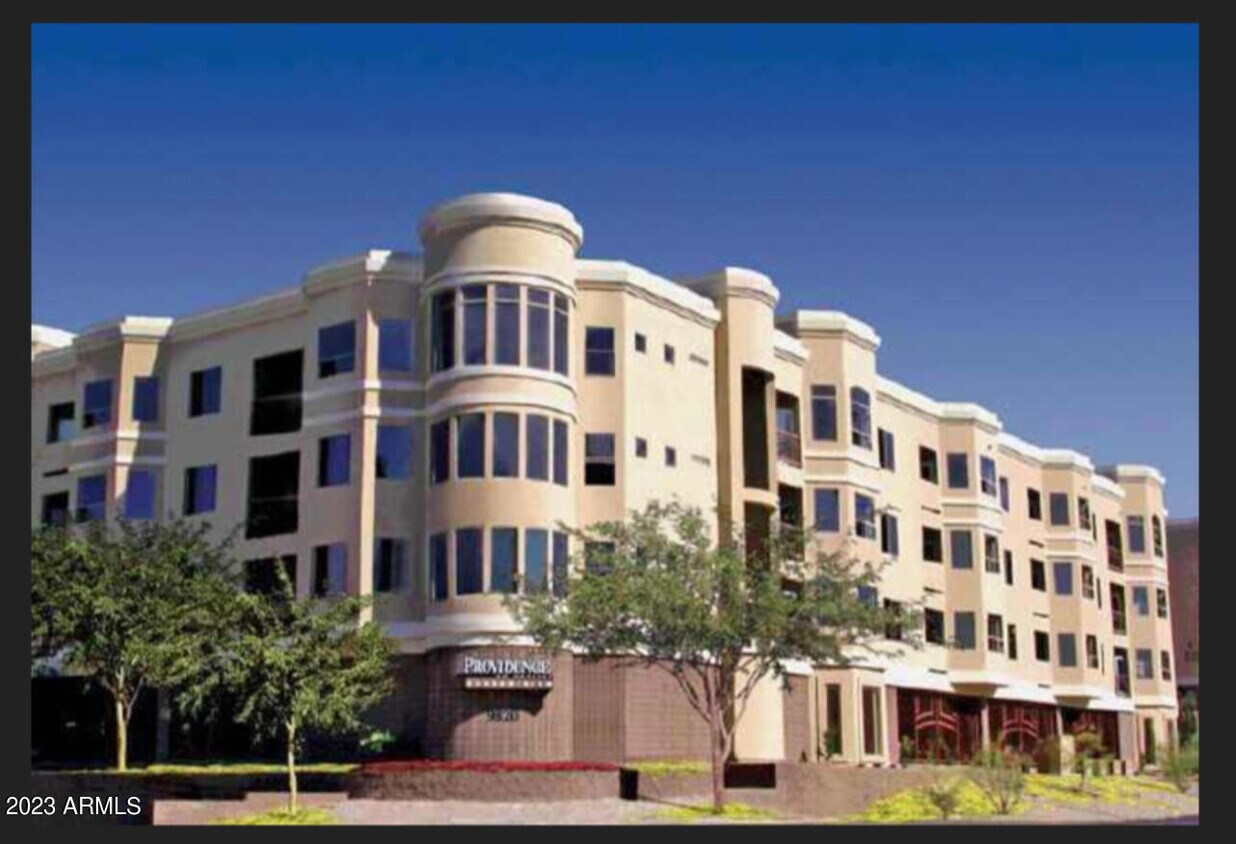 Foto principal - 9820 N Central Ave