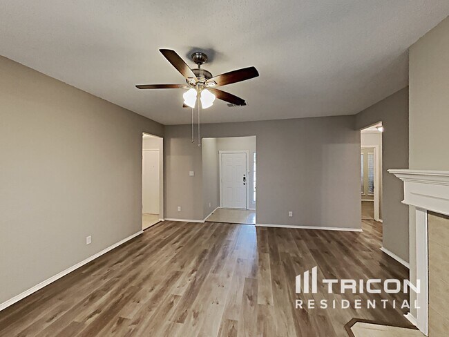 Building Photo - 521 Olive Street Crowley TX