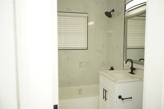 Building Photo - 2516 Isabella St