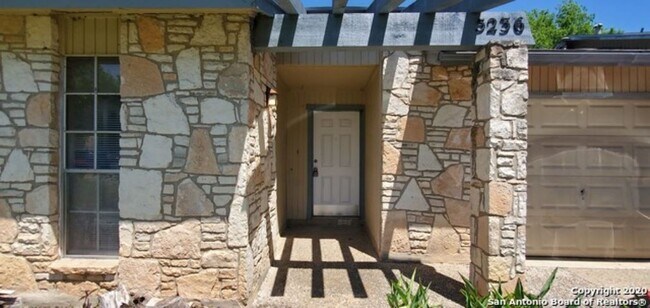Foto del edificio - 5234-5236 Meadow Rise Street