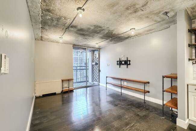Building Photo - 1 Bedroom condo in Denver