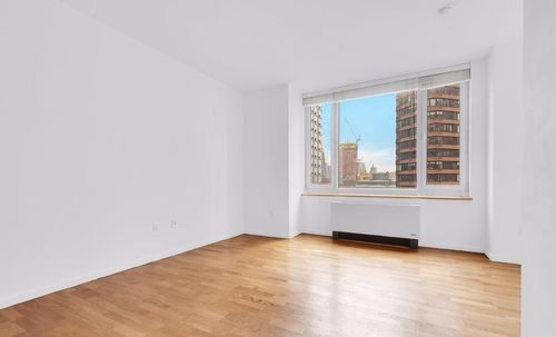 Primary Photo - 630 W 42nd St