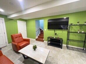 Building Photo - 92 Brown Ave