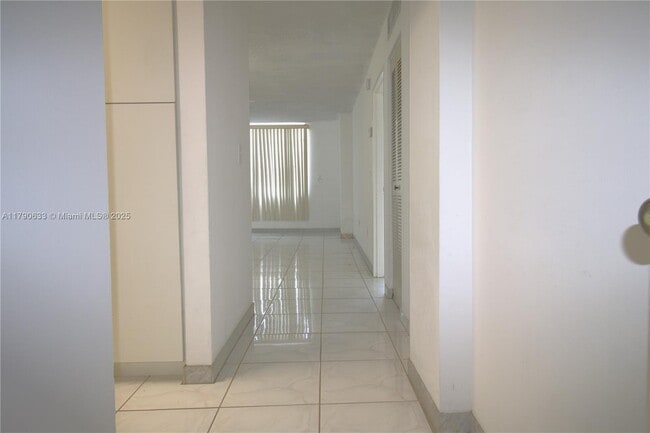 Foto del edificio - 1250 NE 125th St