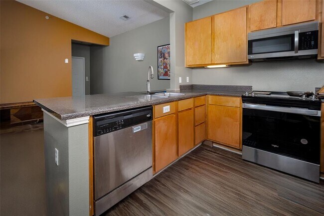 Foto del edificio - 2200 Classen Blvd