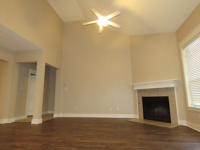 Building Photo - South Tyler! Stunning 5 Bedroom, 3.5 Bath ...