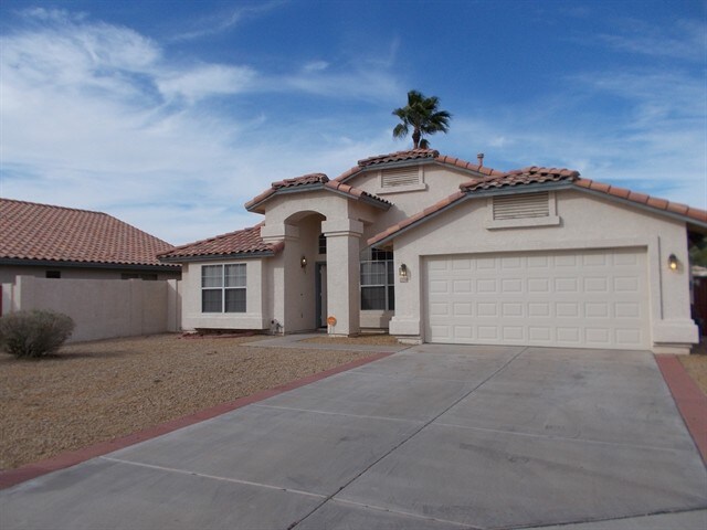 Primary Photo - 12554 W Holly Street