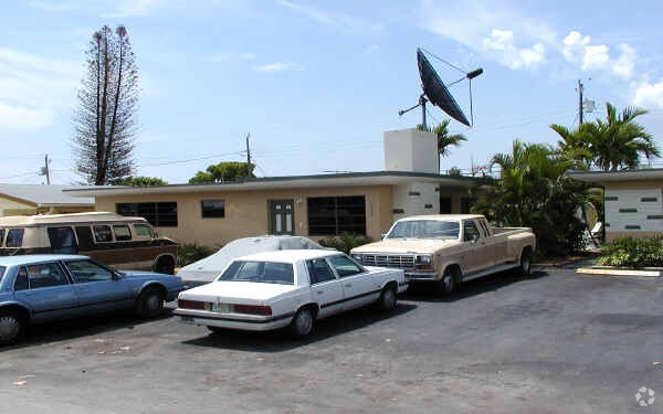 Foto del edificio - 700 NE 6th St