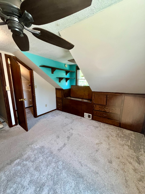 Building Photo - 5546 S Newport Ave