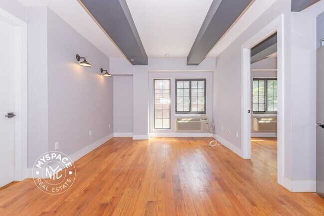 Building Photo - 186 Lenox Rd