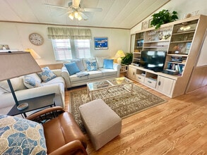 Building Photo - 599 Nettles Blvd