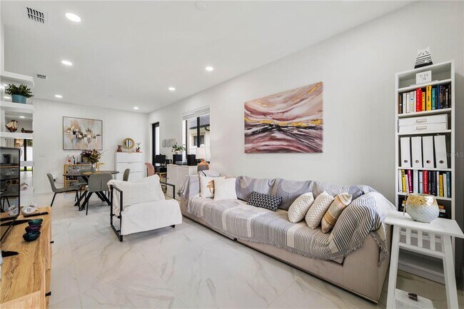 Foto del edificio - 4106 N Thatcher Ave