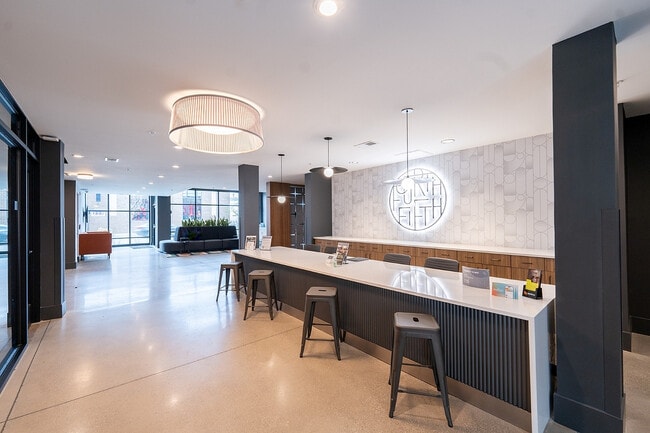 4th & 5th Lobby - 4th & 5th