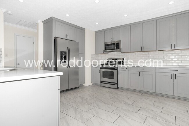Foto del edificio - Charm and Convenience: Your Ideal 3-Bedroo...