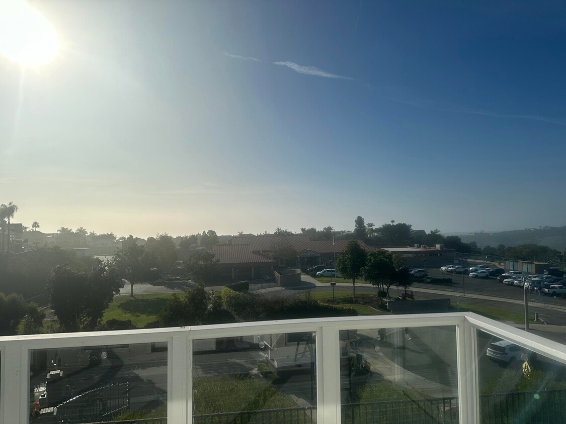 Building Photo - 2406 Calle Aquamarina