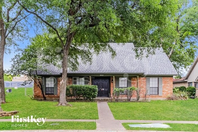Building Photo - 3923 Treeline Dr