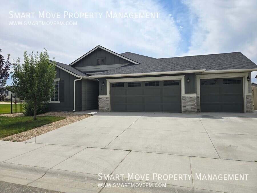Foto principal - 241 S Iceberg Lake Ave