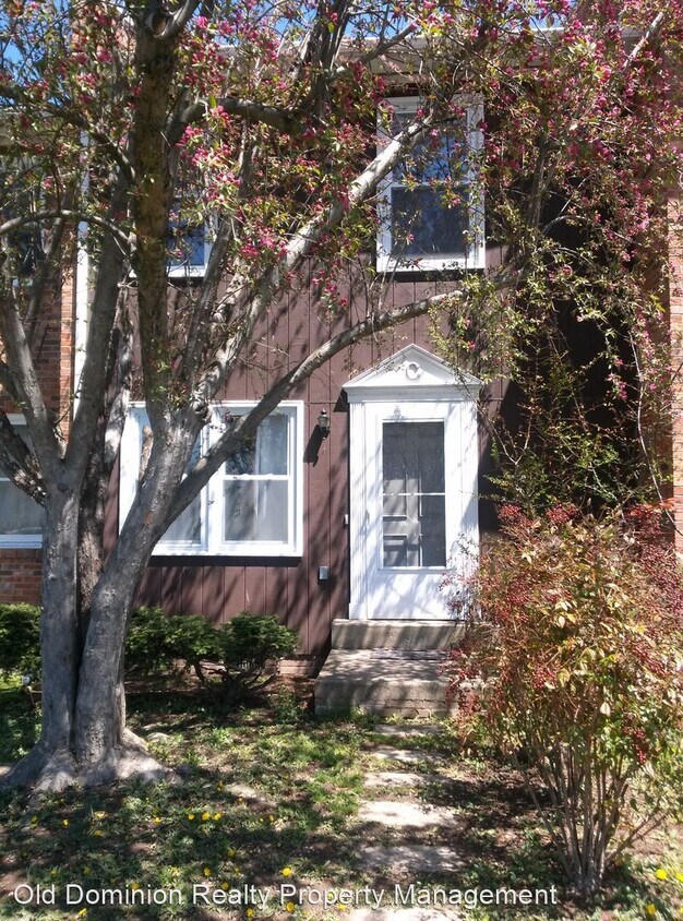 3 br, 1.5 bath House 400 N. Grove St Apt C House Rental in