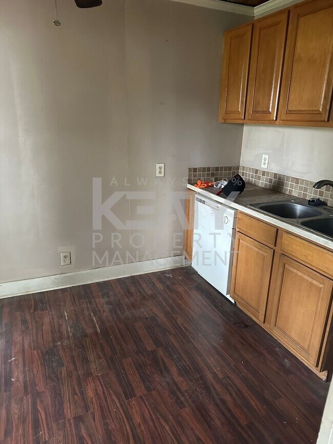 Building Photo - One bed, One bath home