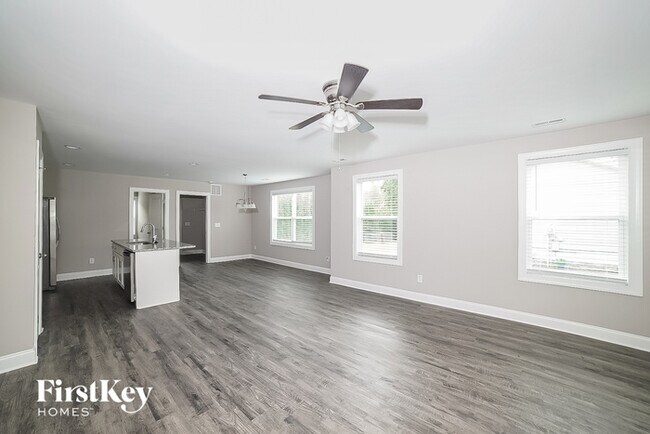 Building Photo - 130 Fir Dr