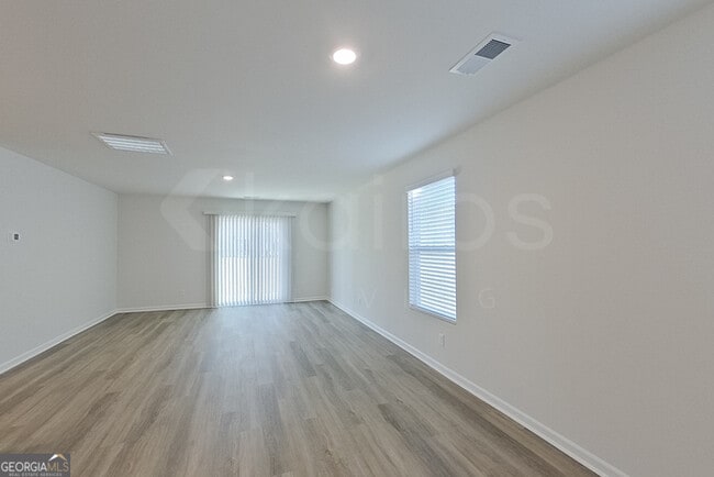 Building Photo - 113 Overstreet Way