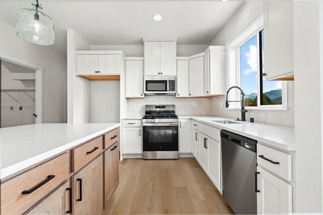 Building Photo - 627 Legacy Wy