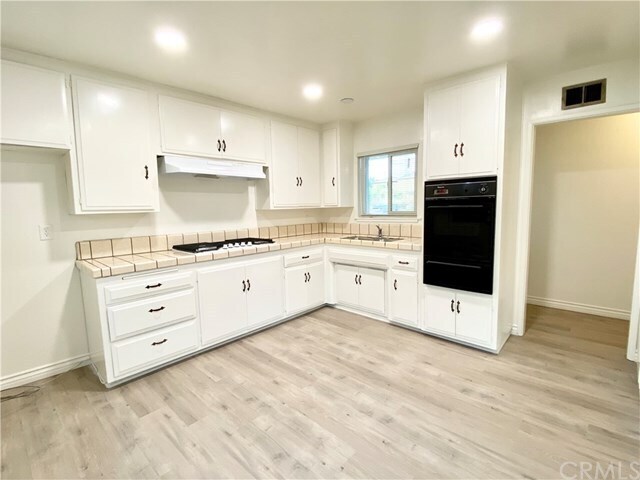 Building Photo - 21212 Mariposa Ave
