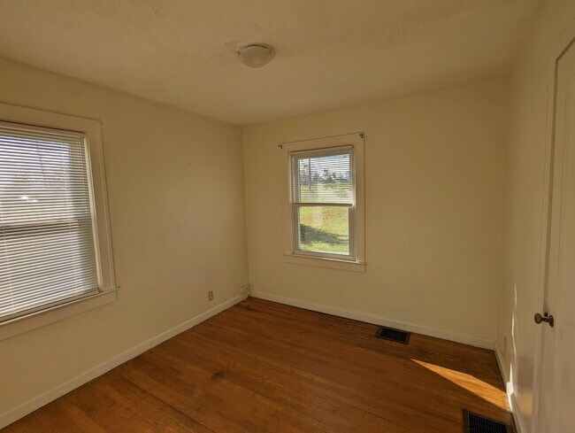 Foto del edificio - 1417 S Bloomington St