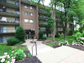 Henry on the Park Apartment Homes photo'