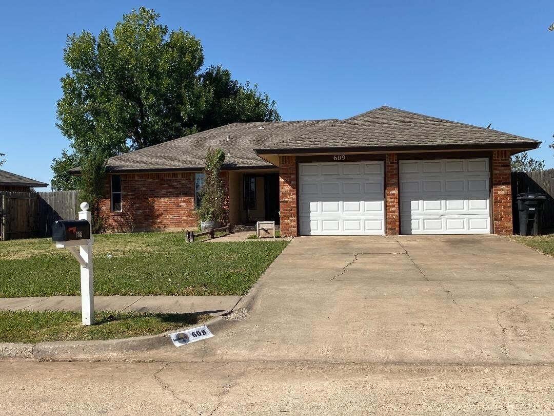 Foto principal - 3 Bedroom Home for Lease in Moore