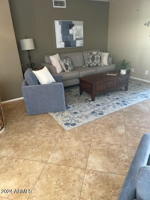 Foto del edificio - 8700 E Mountain View Rd