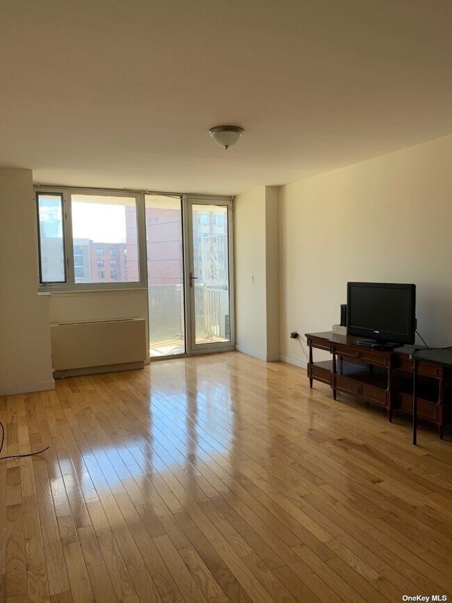 Foto del edificio - 133-38 Sanford Ave