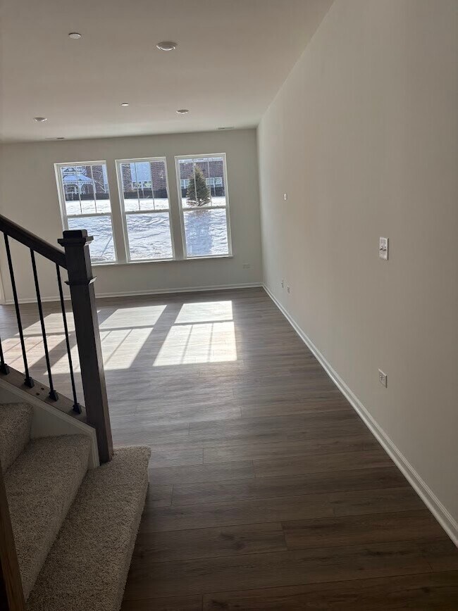 Foto del edificio - 12213 Dodwell St