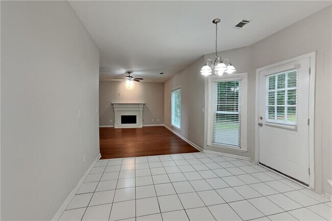 Foto del edificio - 1240 Cedar Brook Dr NE