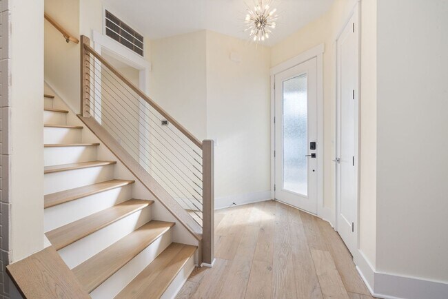 Foto del edificio - Modern 4-bedroom, 3 bathroom in the heart of Durham